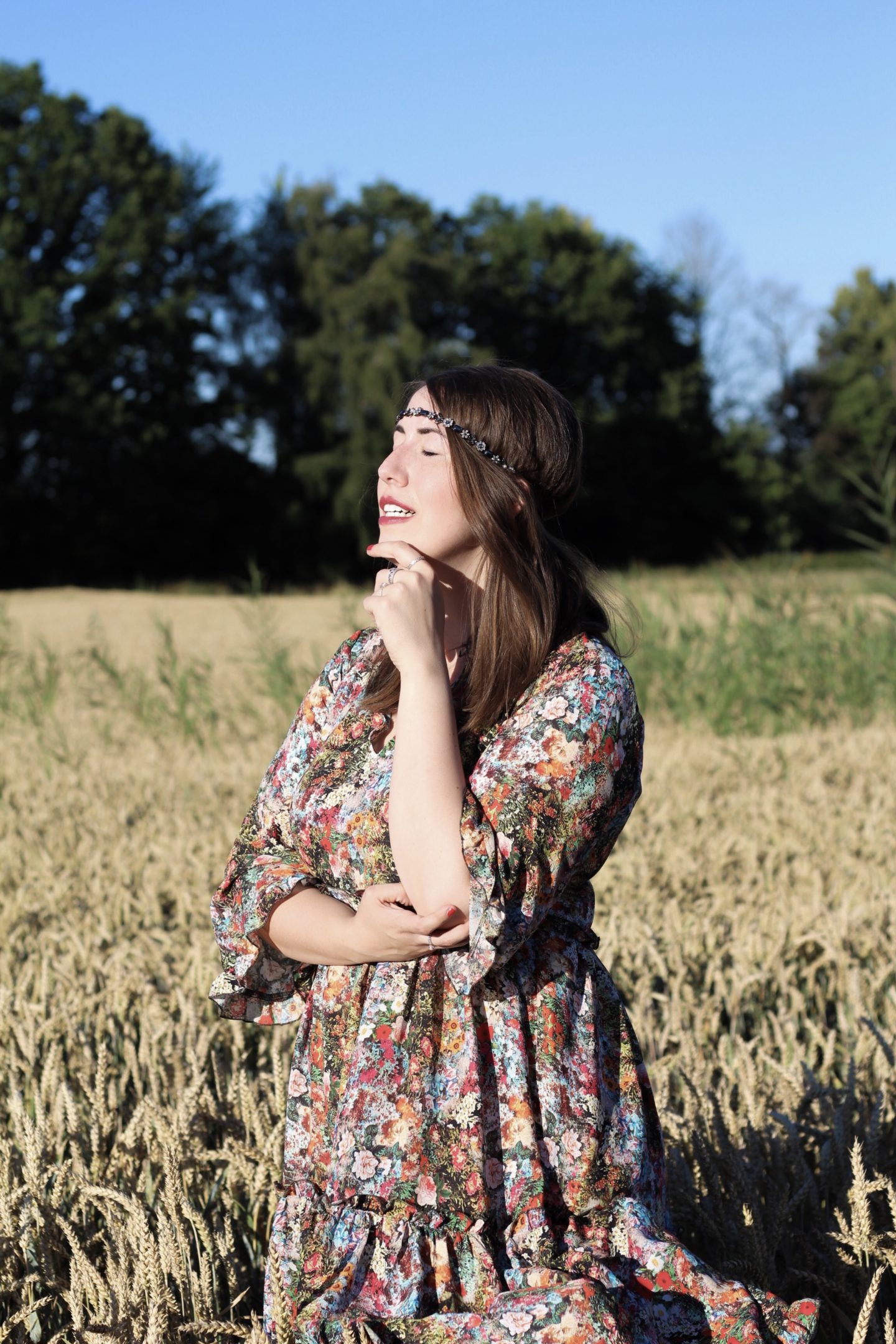 Miss-Suzie-Loves-Festival-Frisuren-feines-Haar-Hippie-Boho-Stirnband-Haarband-YSL-Ring-Arty-Rosen-Weizenfeld-Susanne-Heidebach-Fashionblogger