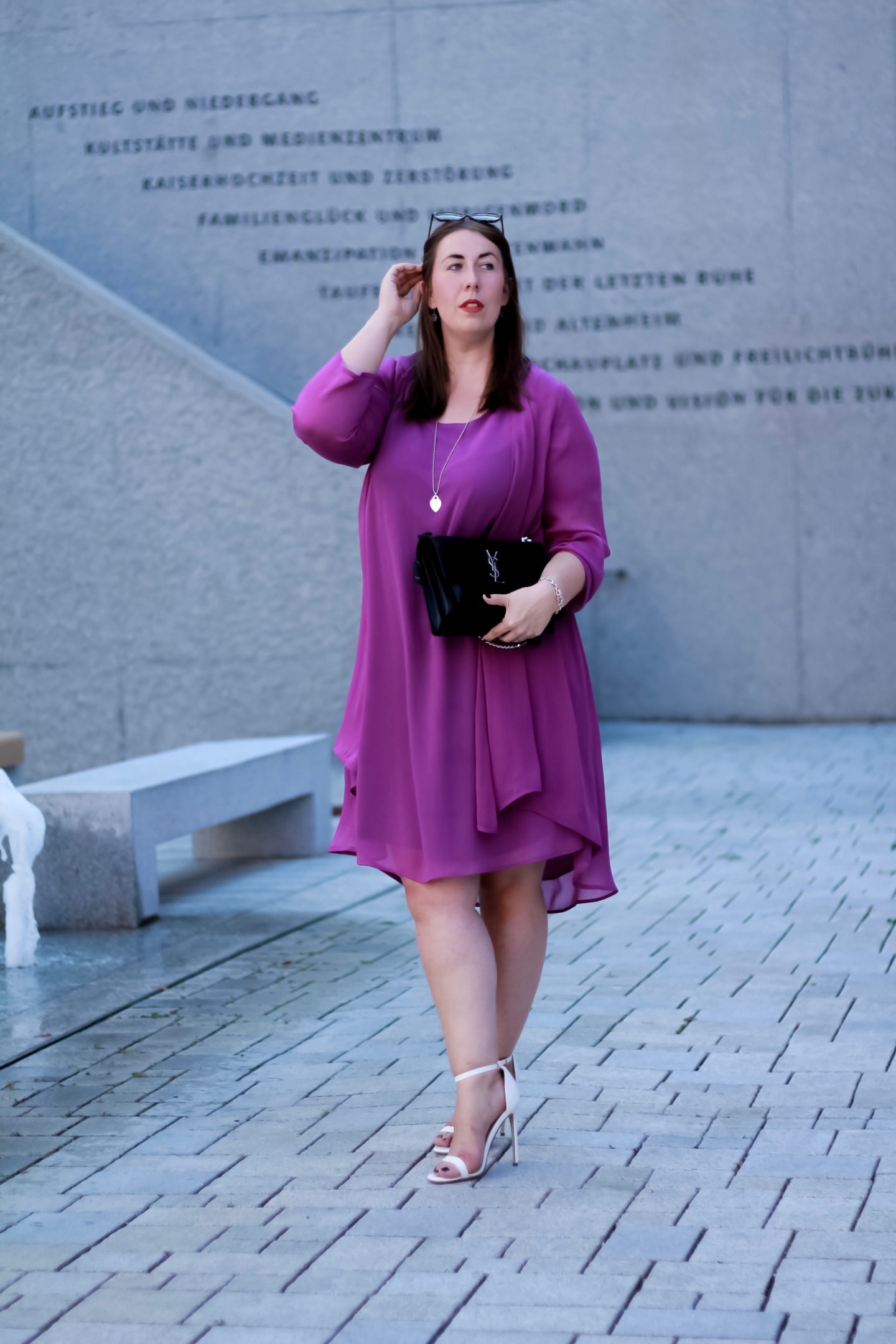 Miss-Suzie-Loves-Susanne-Heidebach-Radiant-Orchid-Zweiteiler-Yoek-YSL-Sunset-Hochzeitsgast-Outfit-Curvyblogger_Plussizeblogger