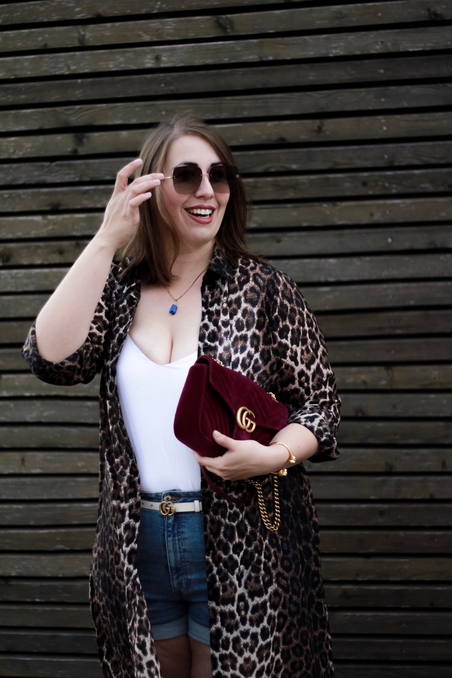 Miss-Suzie-Loves-Leopard-Kimono-Jeans-Shorts-Gucci-Velvet-Marmont-Plussize-Blogger-Susanne-Heidebach-Fashionblogger-Bodypositivity-Leopard-Print-Adidas-Adiletten